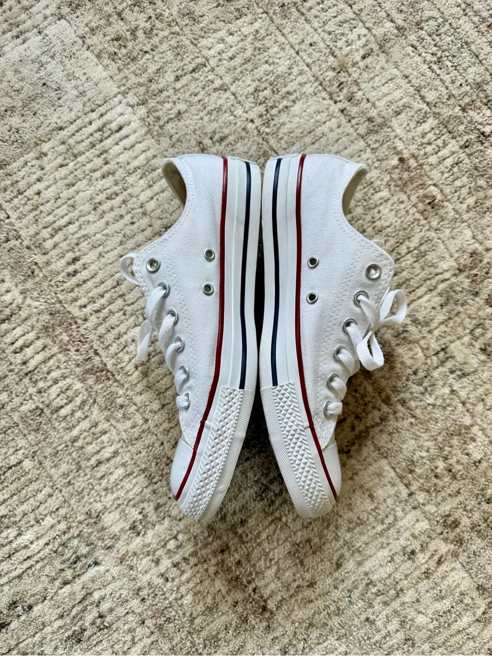 Converse Women’s White Chucks - size 9 - Picture 3 of 6